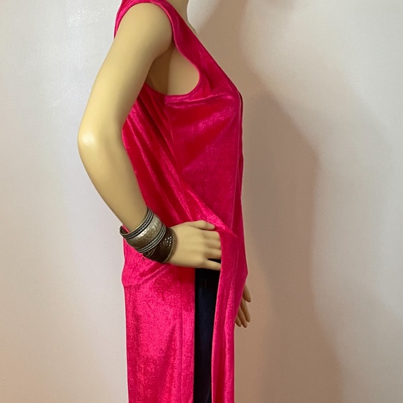 Magenta velour sleeveless duster tunic with slits! - Picture 11 of 12